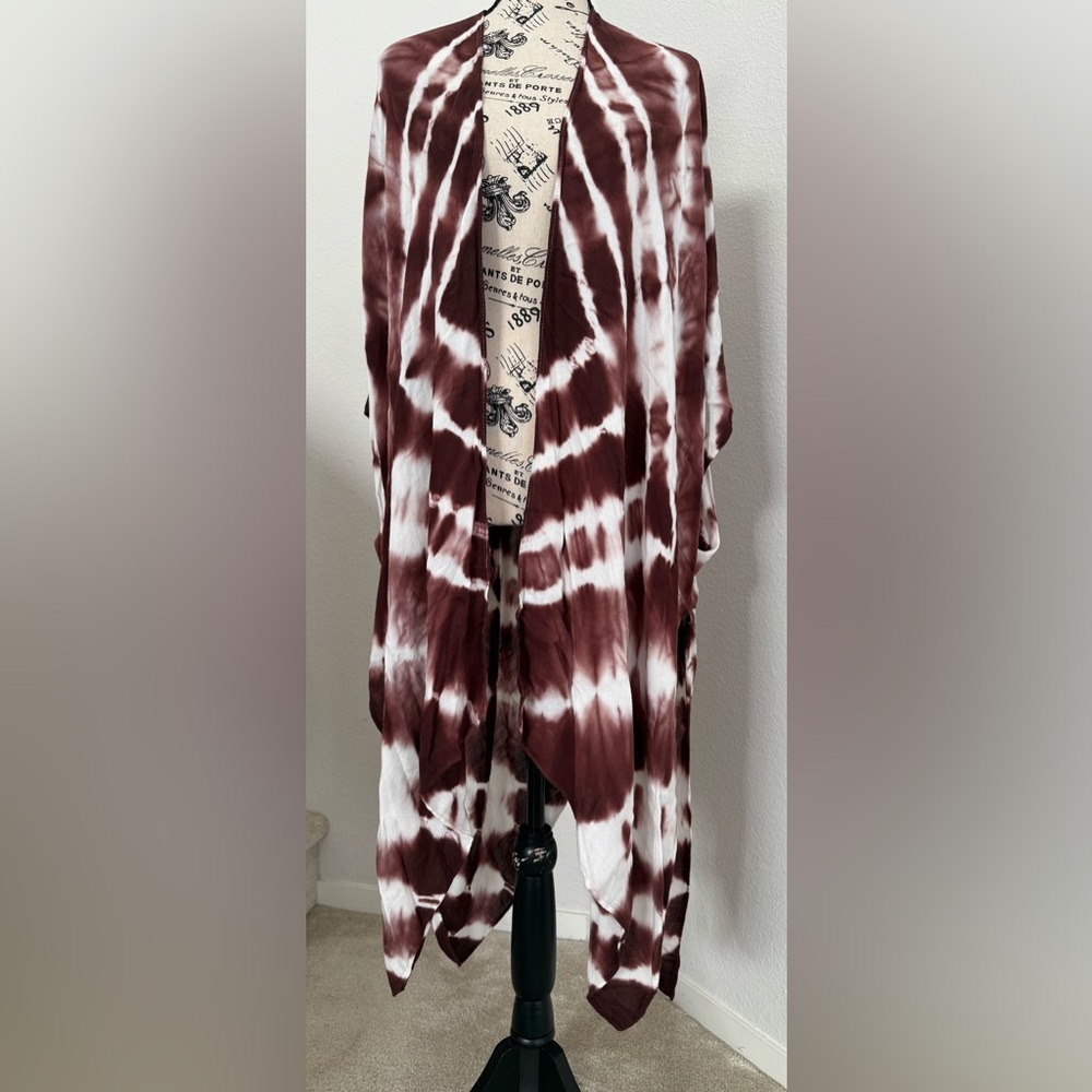 H&M Asymmetrical Red and White Sleeveless Tunic